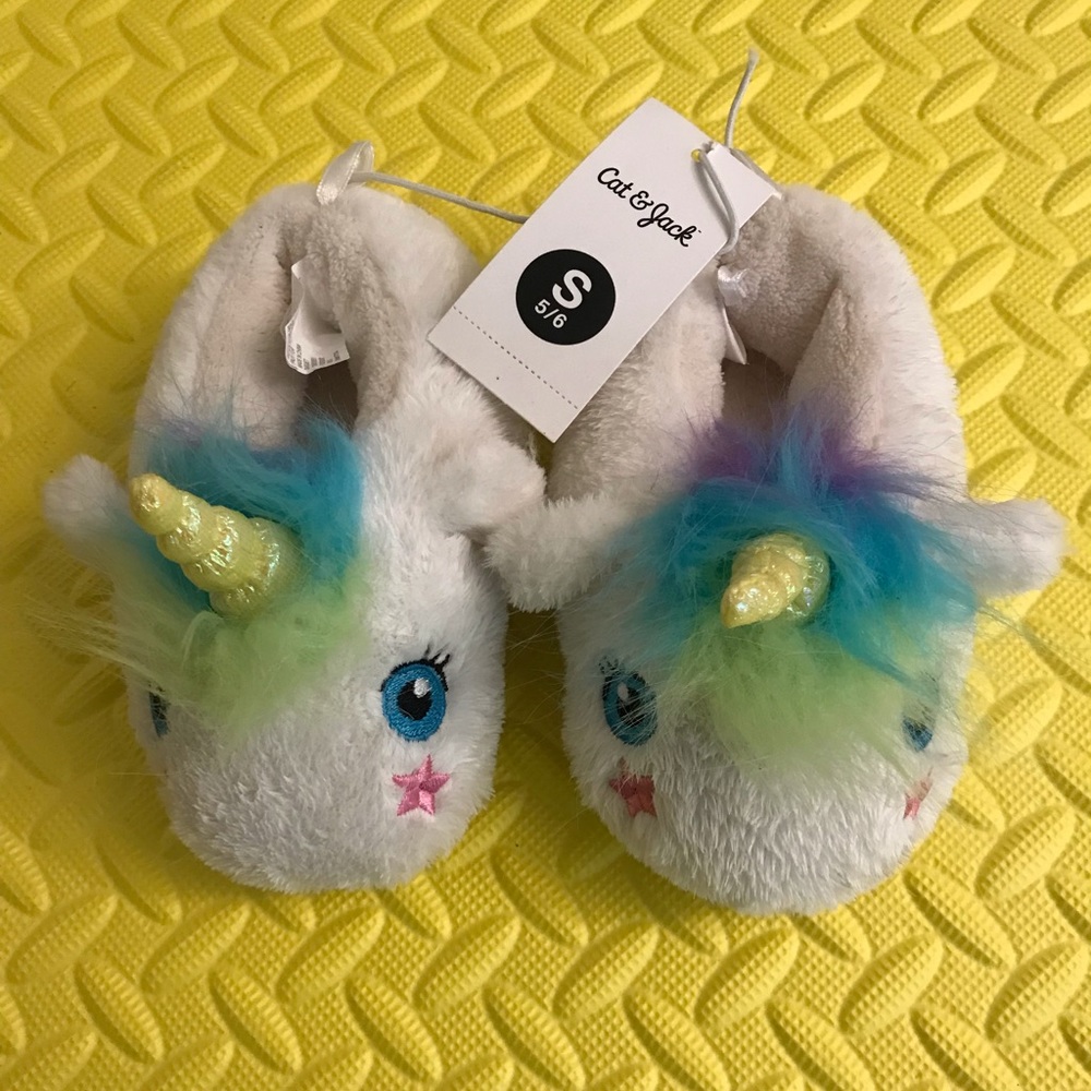 CAT & JACK RAYLEE Unicorns girls white slippers